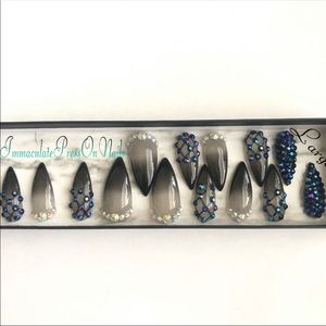 Authentic press on nails